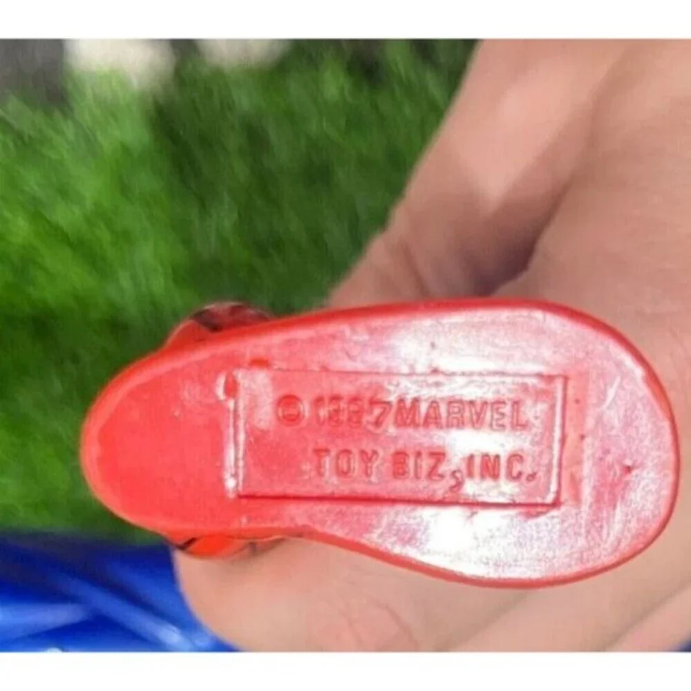 TOYBIZ 1997 MARVEL HEROS UNMASKED SPIDER-MAN/PETER  ACTION FIGURE! (NM) - Picture 7 of 9